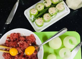 Hành tây bọc phô-mai nướng.