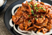 Thịt nướng với nước sốt xì dầu và dầu hào