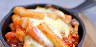 How to make spicy rice cakes filled with Korean-style cheese